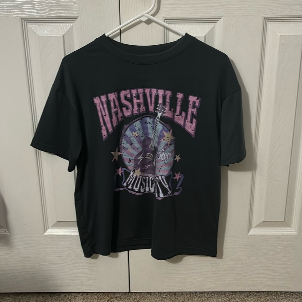 grey t-shirt
